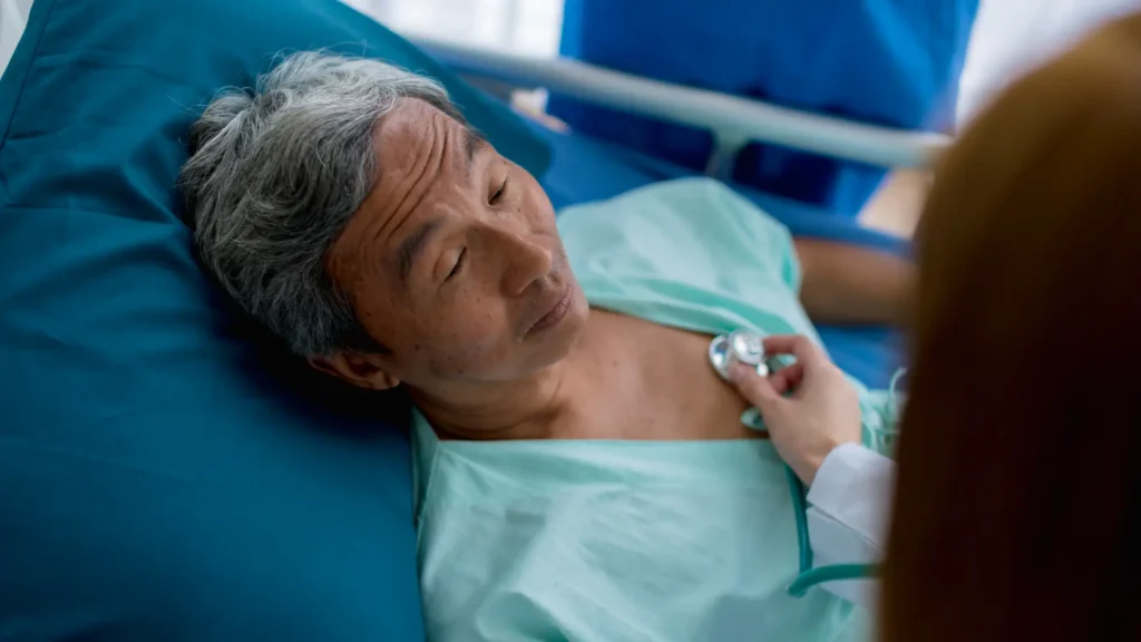 การทำ Mouth Care นอกจากจะเหมาะกับผู้ป่วยที่อยู่ในภาวะวิกฤตแล้ว ยังตอบโจทย์กลุ่มผู้ป่วยที่ที่มีเงื่อนไขทางสมรรถภาพ เช่น  ผู้ป่วยโรคหลอดเลือดสมอง ผู้ป่วยติดเตียงที่ไม่สามารถช่วยเหลือตัวเองได้ ผู้ป่วยที่มีภาวะภูมิคุ้มกันต่ำ เช่น ผู้สูงอายุ ผู้ป่วยที่ได้รับเคมีบำบัด หรือผู้ป่วยที่ได้รับการฉายรังสี เป็นต้น 